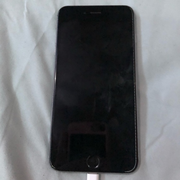 iPhone 6s plus - Picture 3 of 3